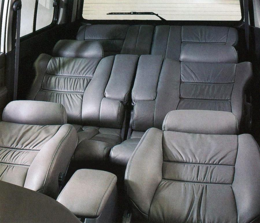 Интерьер Toyota Land Cruiser Amazon VX (HDJ81V) 1995 года  (UK) (фото 6 из 7)